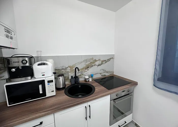 Homestay Camelia's *